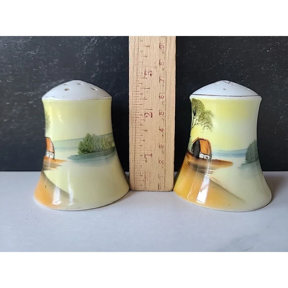 Vintage Salt And Pepper Shakers, READ